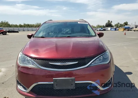 2017 Chrysler Pacifica Touring L z USA, uszkodzony, nr VIN 2C4RC1BG6HR621100
